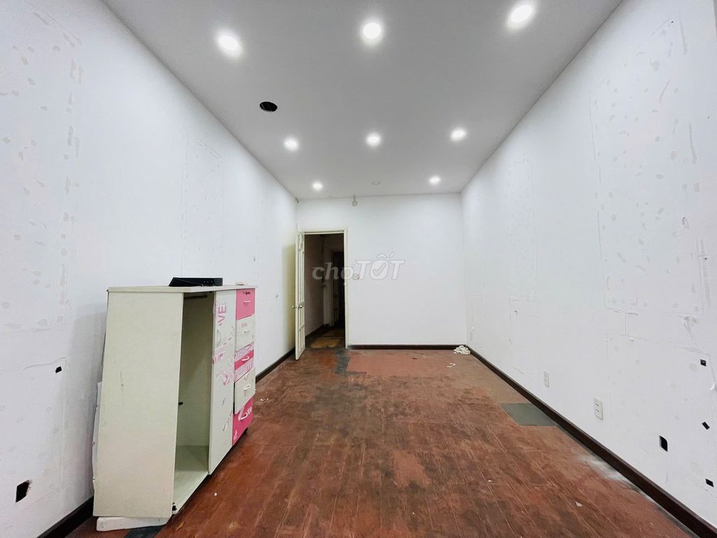 Cho thuê mặt tiền đường Phạm Ngọc Thạch, Quận 3 - Diện tích 350m², giá 65 triệu