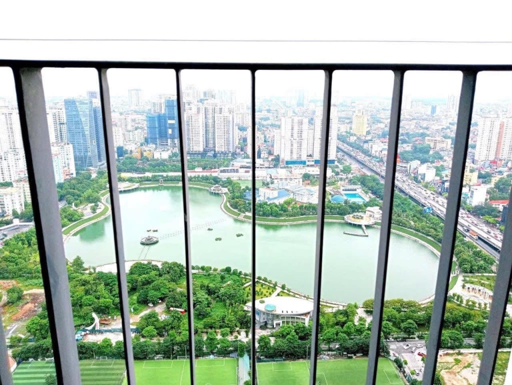 Căn hộ 3PN tại Vinhomes Trần Duy Hưng 95m² giá 13.5 tỷ - View hồ toàn cảnh tuyệt đẹp!