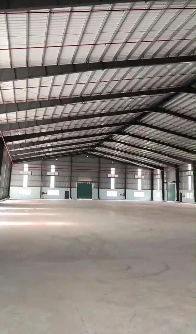 Cho thuê kho xưởng 2.100m² tại Đức Hòa, Long An - Giá chỉ 3.5 USD/m²/tháng!