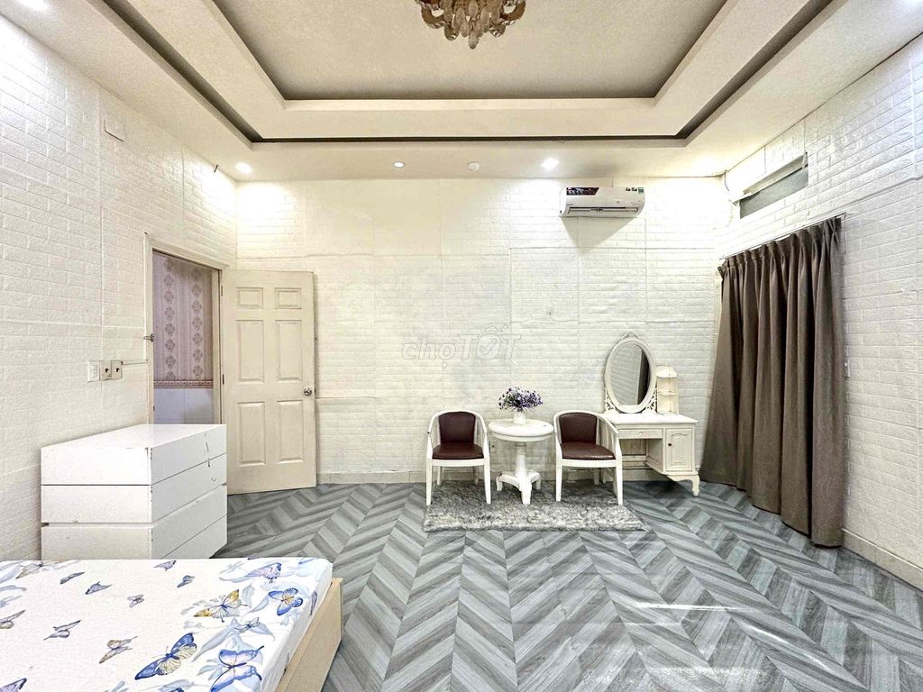 Căn hộ mini mặt tiền Âu Dương Lân Q8 - 26m² chỉ 4.2 triệu - Thang máy tiện lợi!