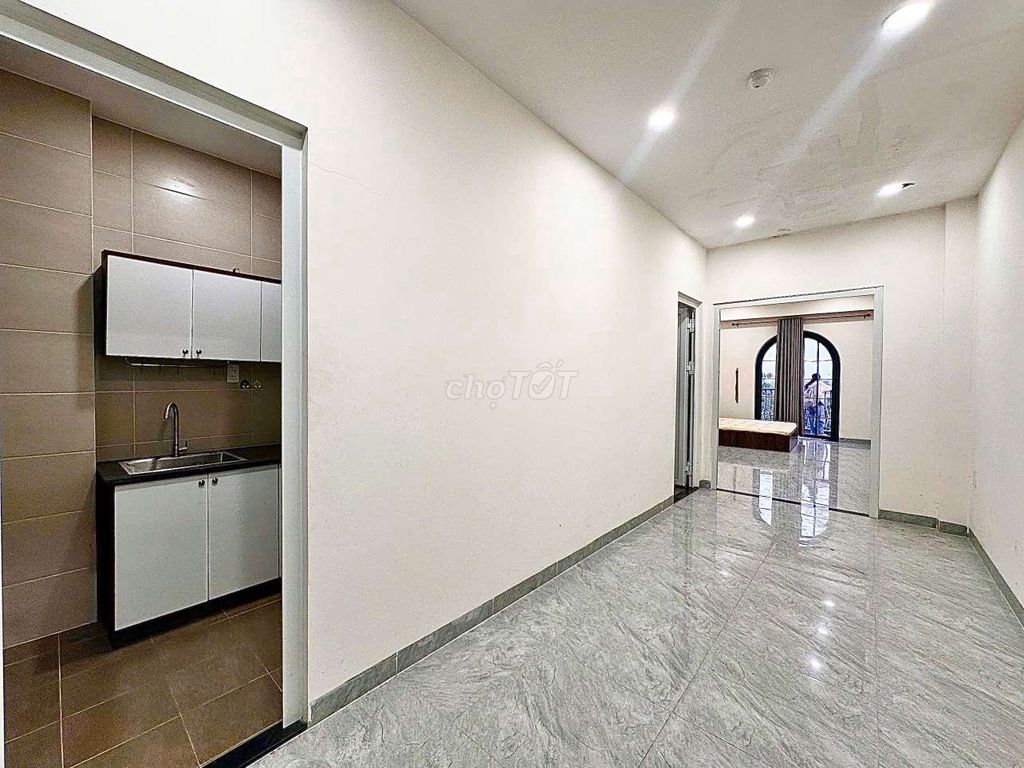 Căn hộ cho thuê Phạm Văn Bạch, Tân Bình 60m² giá 6.5 triệu - Không chung chủ, an ninh 24/7!