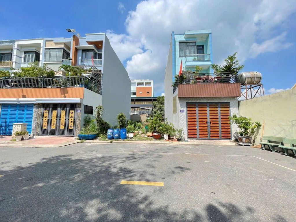 Đất đẹp KDC Đông Thành gần ngã tư Chiêu Liêu, Dĩ An 72m² giá 3.85 tỷ - Sổ hồng chính chủ!