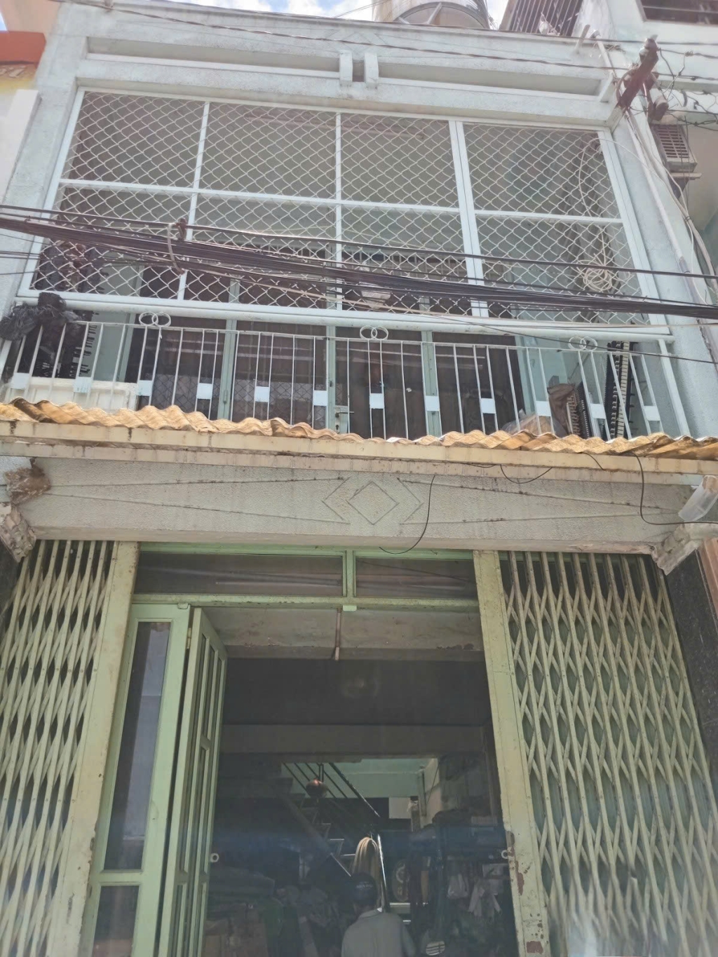 Nhà 2 tầng Lạc Long Quân, Quận 11, 45m² giá 6.5 tỷ - Tiện lợi cho thuê hoặc ở ngay!