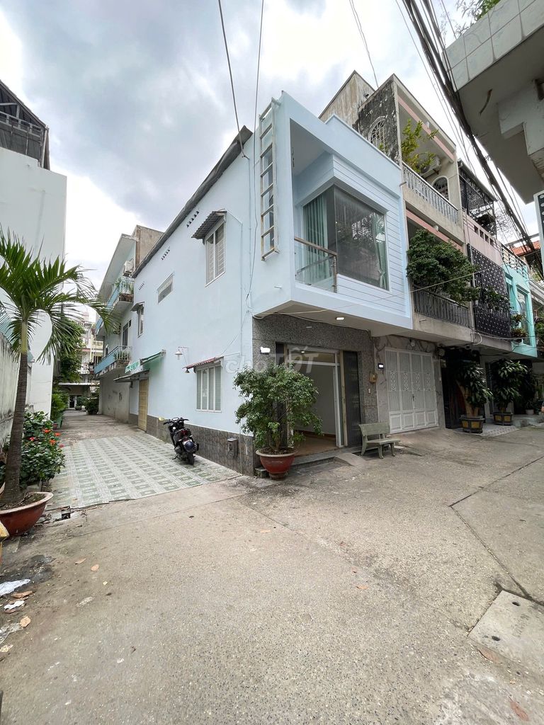 Bán nhà HXH Bùi Minh Trực, Quận 8, 50m² giá 7.99 tỷ - Căn góc thoáng mát!