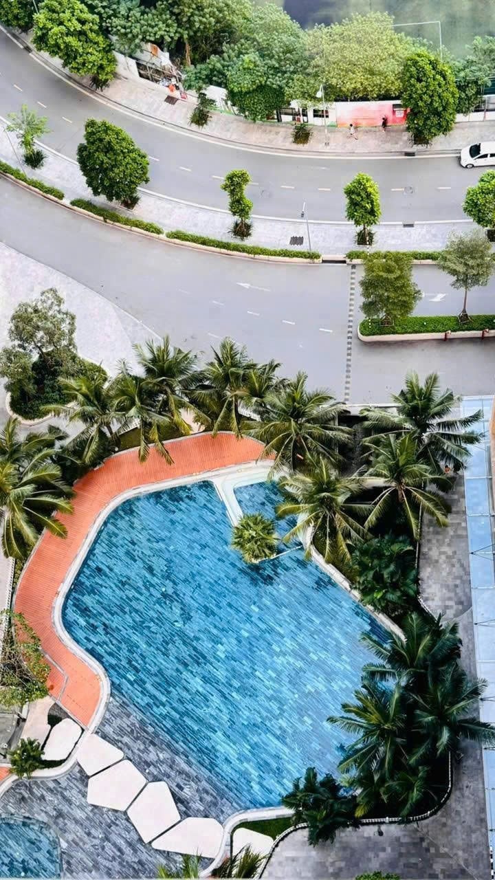 Căn hộ 3 ngủ Vinhomes D Capitale 98m² giá 13 tỷ - View đẹp, nội thất full đồ!