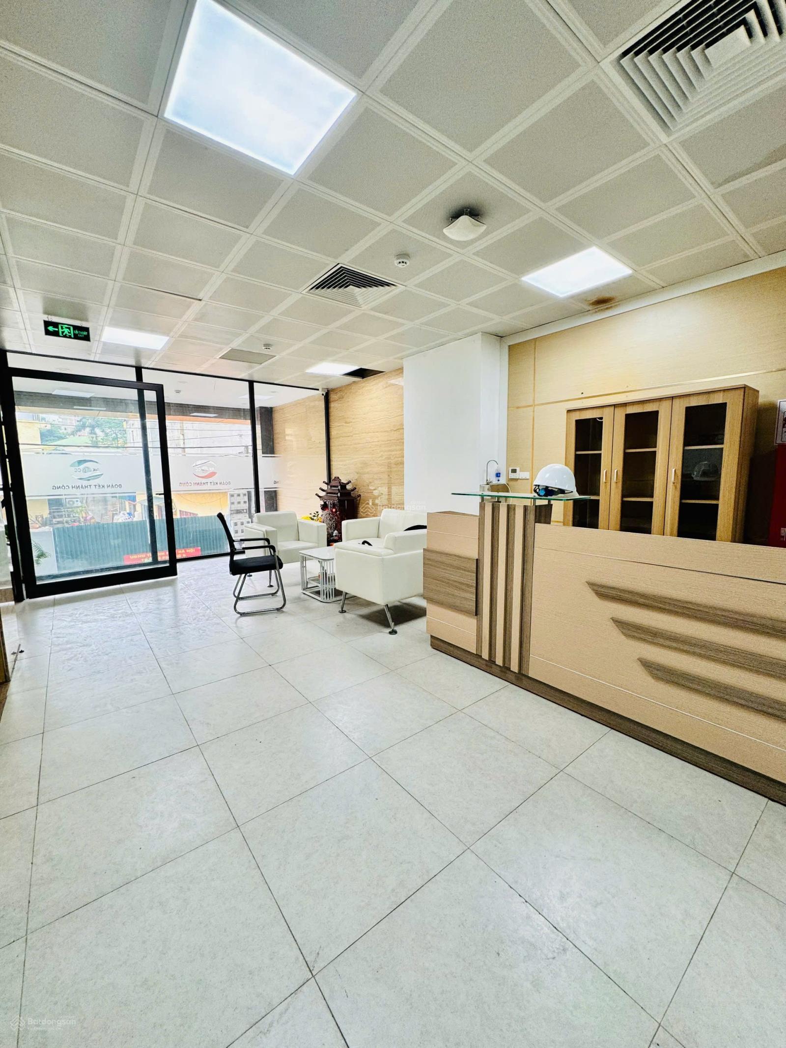 Văn phòng cho thuê tại Khuất Duy Tiến 120m² giá 21 triệu - Không gian lý tưởng cho doanh nghiệp!