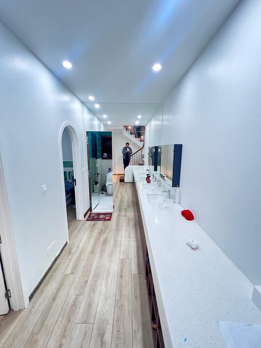 Bán nhà Hoàng Hoa Thám 54m² giá 18.5 tỷ - Thiết kế sang trọng, sẵn sàng ở ngay!