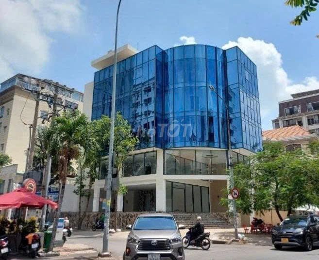 Cho thuê nhà mặt tiền đường Nguyễn Văn Thủ, Quận 1 - Diện tích 200m², giá 120 triệu/tháng - Vị trí đắc địa cho kinh doanh!