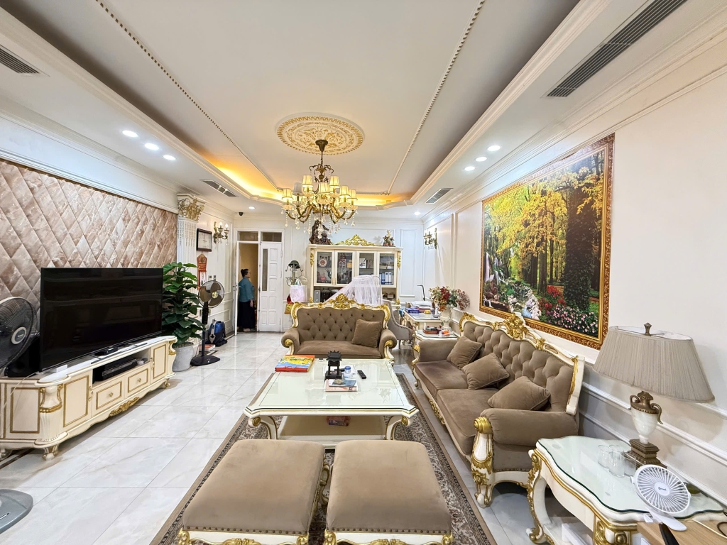 Nhà mặt phố Cầu Diễn 140m² giá 60 tỷ - Thiết kế sang trọng, kinh doanh tốt!