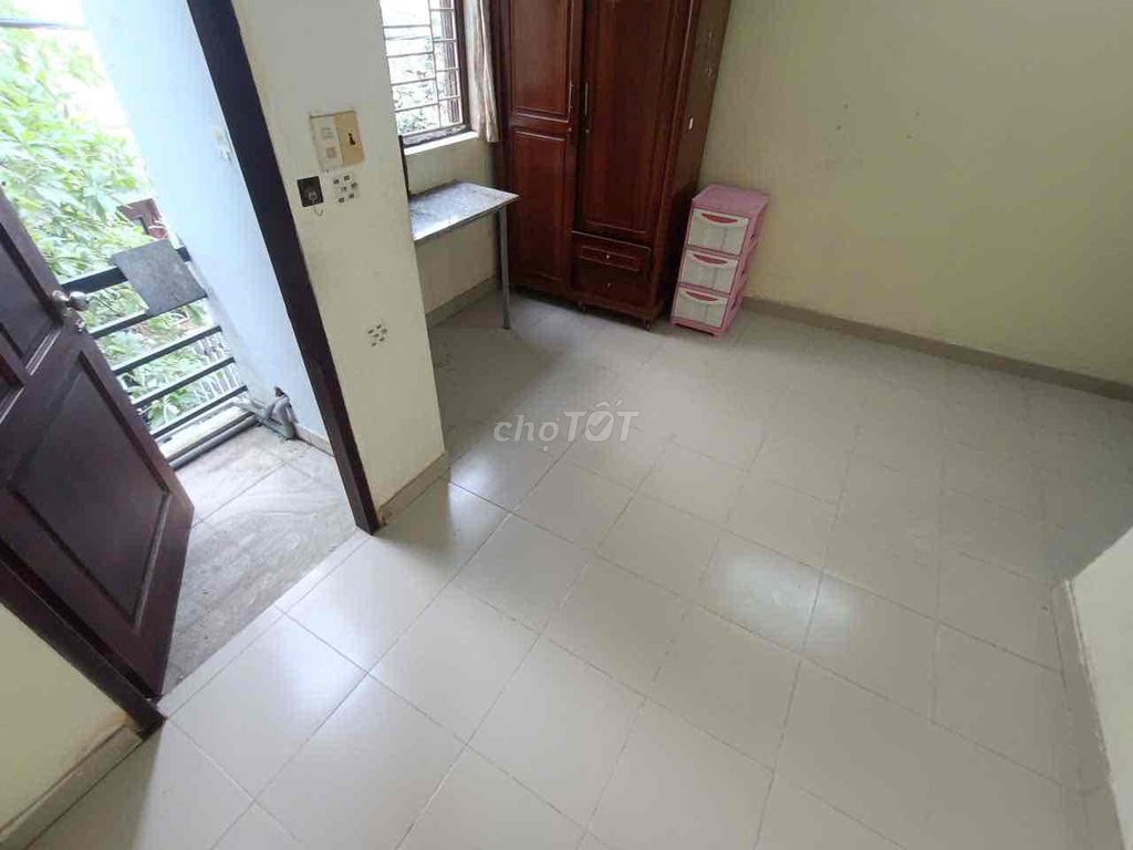 Phòng cho thuê 18m² tại Thủ Đức chỉ 3,3 triệu - Đầy đủ tiện nghi, ở ngay!
