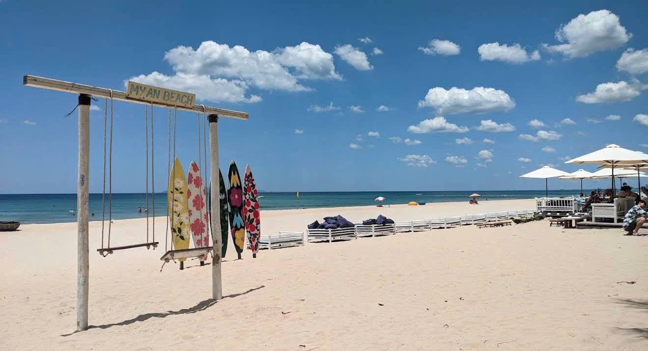 Khách sạn 3* cho thuê tại đường Hồ Nghinh, Sơn Trà - 200m² giá 350 triệu/tháng