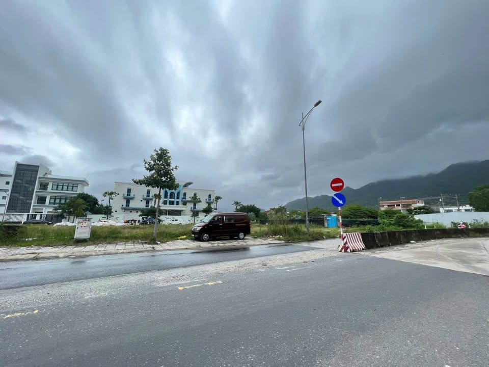 Đất nền mặt tiền đường Phong Châu 160m² giá 7.84 tỷ - Đầu tư sinh lời hấp dẫn!