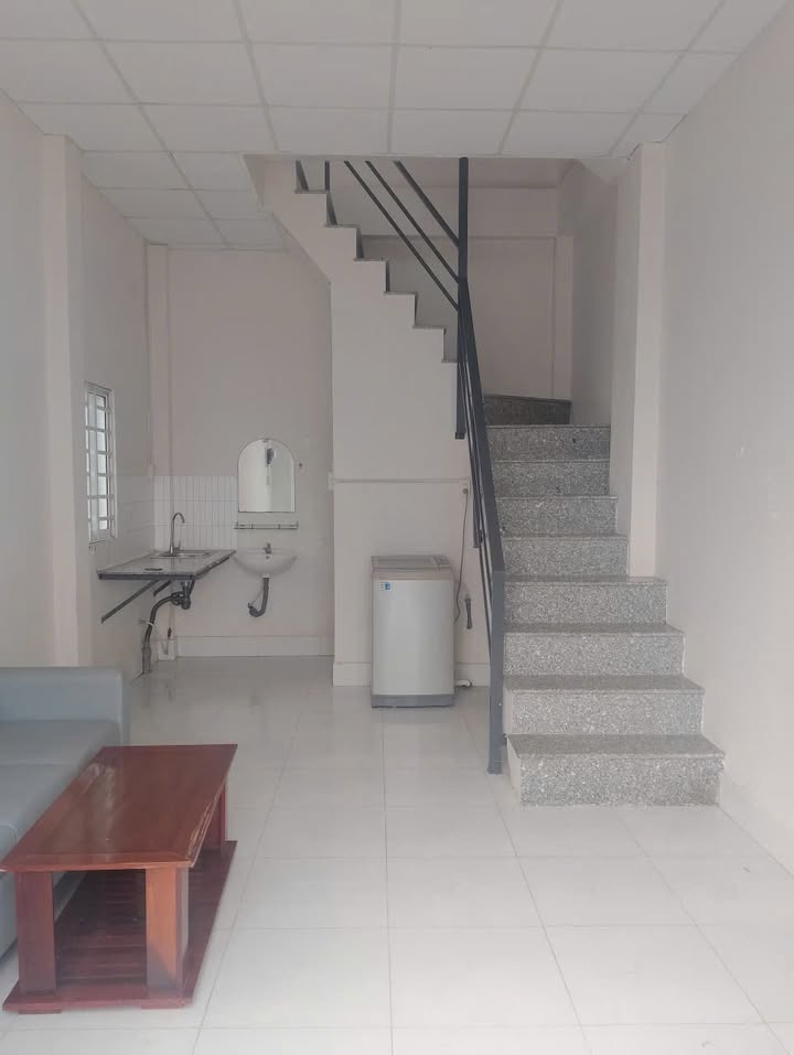 Nhà nguyên căn 2 tầng tại KDC Minh Trí - Giá chỉ 2.4 triệu/tháng - An ninh đảm bảo!