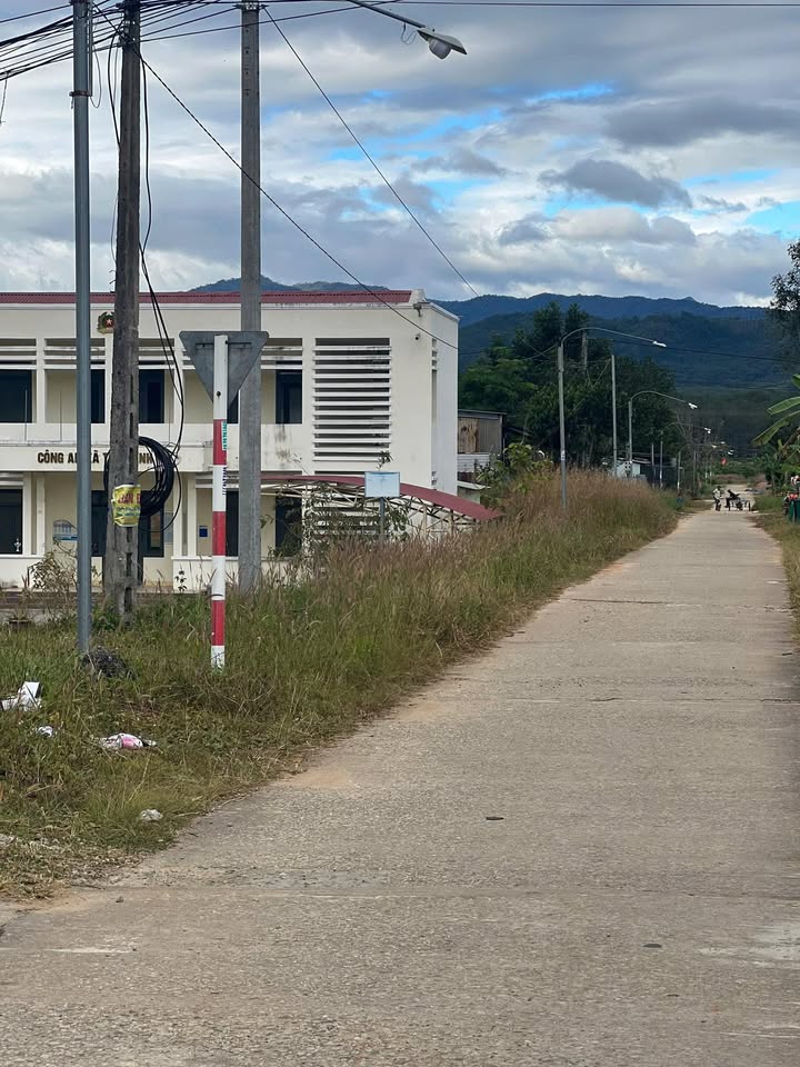 Đất thổ cư Tân Cảnh 300m² giá 399 triệu - Hướng Đông, gần nhiều tiện ích!