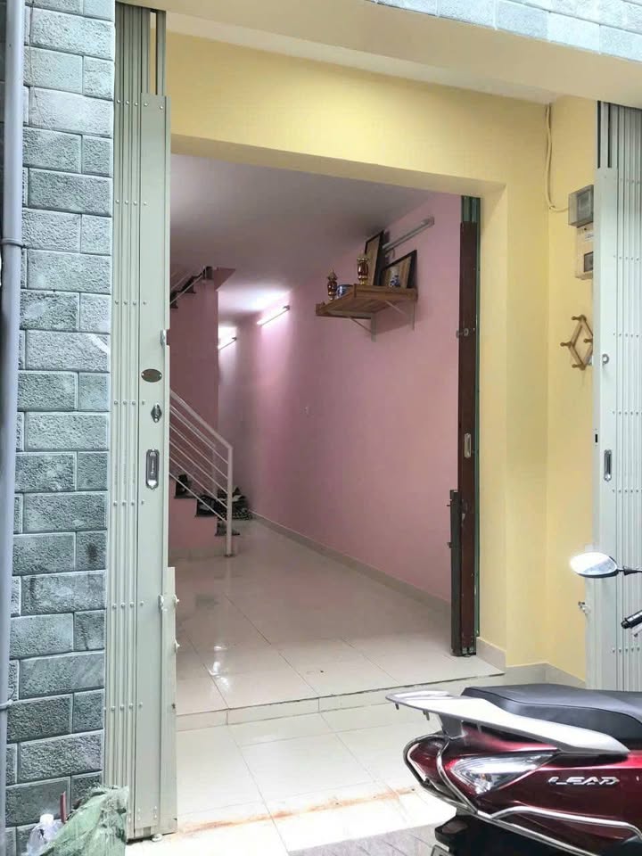 Nhà phố Quận 4, Bến Vân Đồn 27m² giá 4.15 tỷ - Khu dân cư an ninh, vào ở ngay!