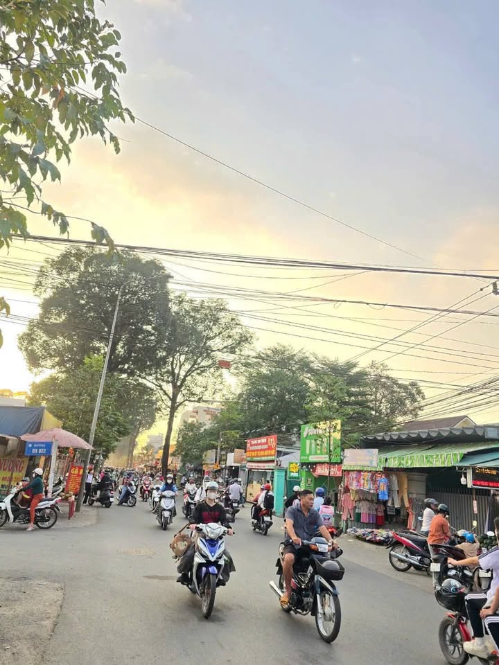 Đất nền mặt tiền đường nhựa gần chợ Phú Mỹ, Thủ Dầu Một, 60m² - Giá từ 2.6 tỷ chỉ hôm nay!
