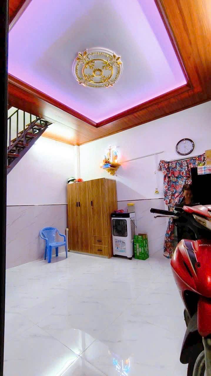 Nhà phố quận 4, diện tích 18m² giá chỉ 2.25 tỷ - Đầu tư sinh lời ngay!