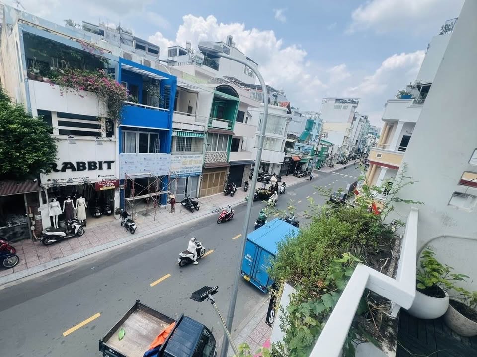 Nhà mặt tiền kinh doanh Phú Nhuận 62m² giá 25 tỷ - Vị trí đắc địa, sổ hồng chính chủ!