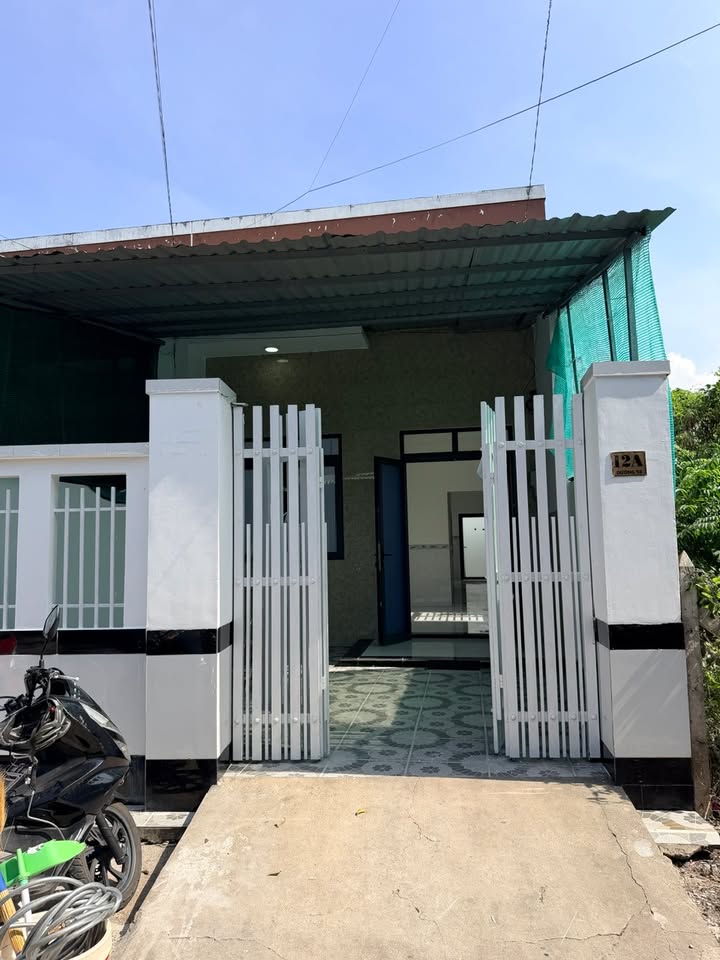 Bán nhà mặt tiền đường nhựa thông, Tân Phú Trung, 105m² giá 3.9 tỷ - Sẵn sàng vào ở ngay!