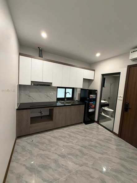 Căn hộ cho thuê tại 210 Võ Chí Công, Tây Hồ - View Hồ Tây tuyệt đẹp!