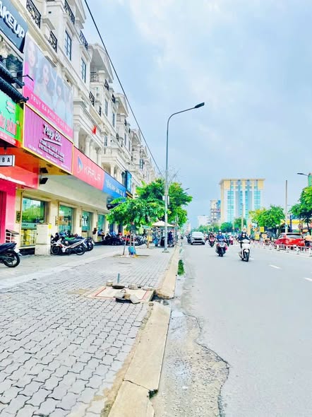 Cho thuê FrontHouse Nguyễn Văn Lượng, Q. Gò Vấp 200m² - Vị trí vàng kinh doanh sầm uất!