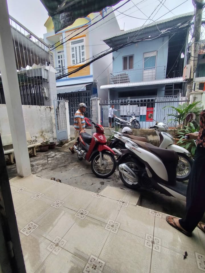 Nhà thuê mặt tiền hẻm 107 Hoàng Văn Thụ, 100m² giá 4.5 triệu - Nội thất đầy đủ!