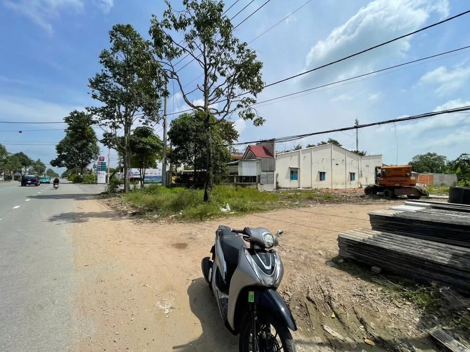 Đất nền mặt tiền đường Võ Văn Kiệt 885m² giá 4.5 tỷ - Cơ hội đầu tư tuyệt vời!