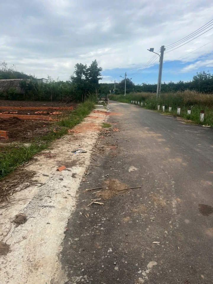 Đất nền ấp 6, xã An Linh, Phú Giáo 205m² giá 600 triệu - Đường nhựa thông rộng rãi!