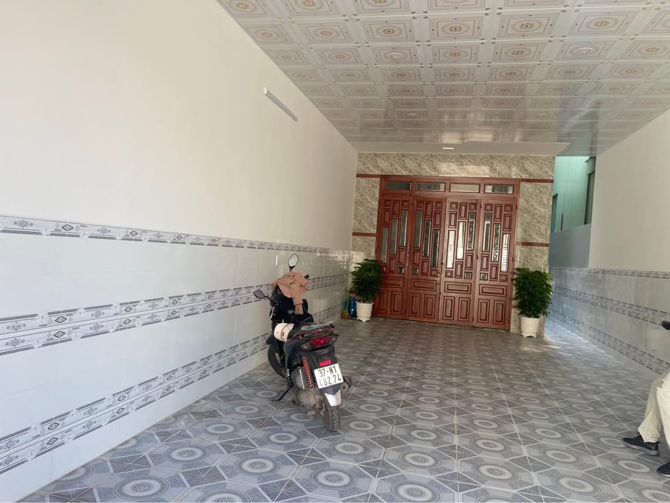 Nhà phố Tân Đông Hiệp 214m² giá 5.1 tỷ - Kinh doanh thuận lợi!