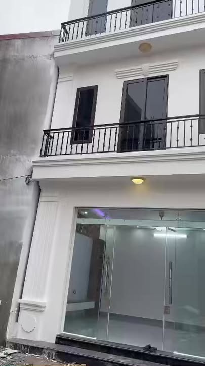 Nhà 3 tầng tại ngõ 975 Nguyễn Lương Bằng, 55m² giá 2.1 tỷ - Thiết kế hiện đại sang trọng!