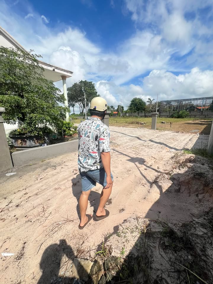 Đất nền Hẻm 131 Nguyễn Chí Thanh, La Gi, 120m² - Bán gấp cho gia đình có việc!