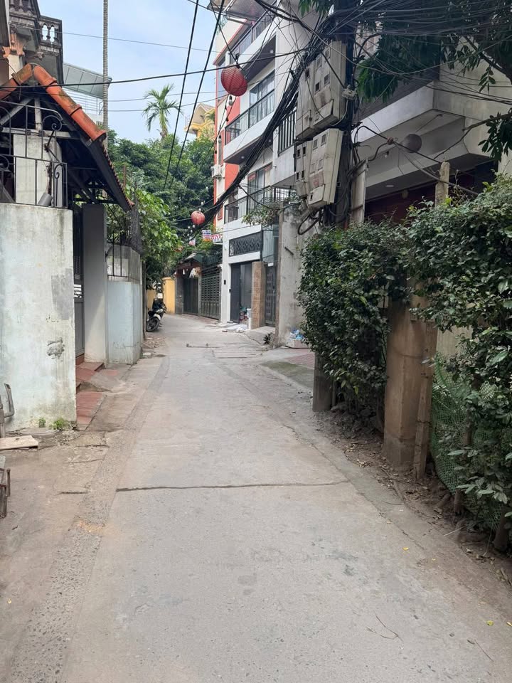 Nhà riêng Ngọc Thụy 53m² giá 10 tỷ - Ngõ ô tô thông, gần hồ!