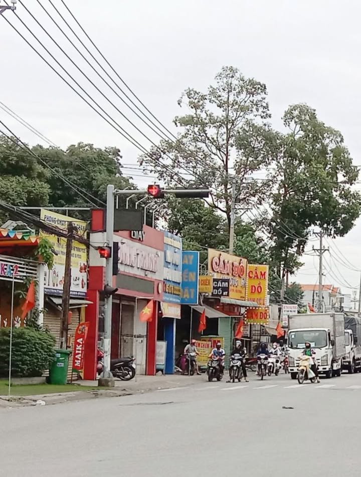 Nhà đẹp Thủ Đức 109m² giá 5.4 tỷ - Hẻm xe hơi thoáng mát!