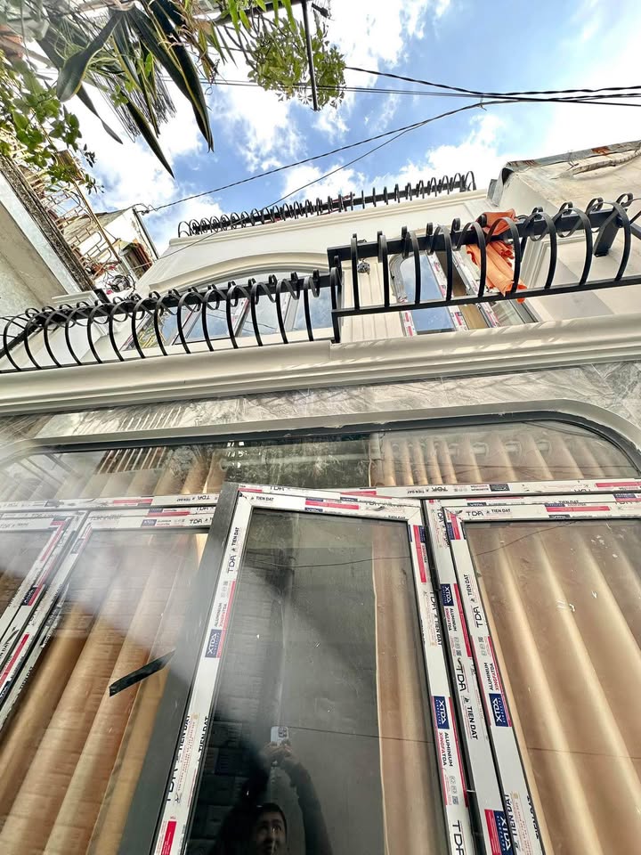 Nhà phố Gò Vấp 28m² giá 3.99 tỷ - Full nội thất, sẵn sàng vào ở!