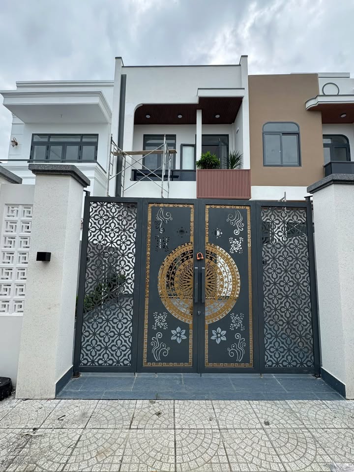 Nhà phố tại Mỹ Tho 125m² giá 2.75 tỷ - Thiết kế hiện đại, vào ở ngay!