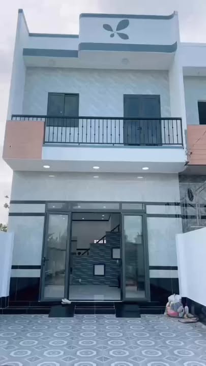 Nhà phố 2 tầng tại Long Hòa, Gò Công 104m² giá 1.78 tỷ - Sẵn sàng ở ngay!