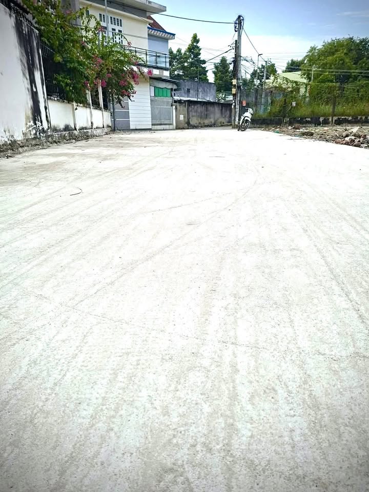 Đất hẻm Trường Chinh Long Hải 80m² giá 1.58 tỷ - Sổ hồng chính chủ, xây dựng tự do!