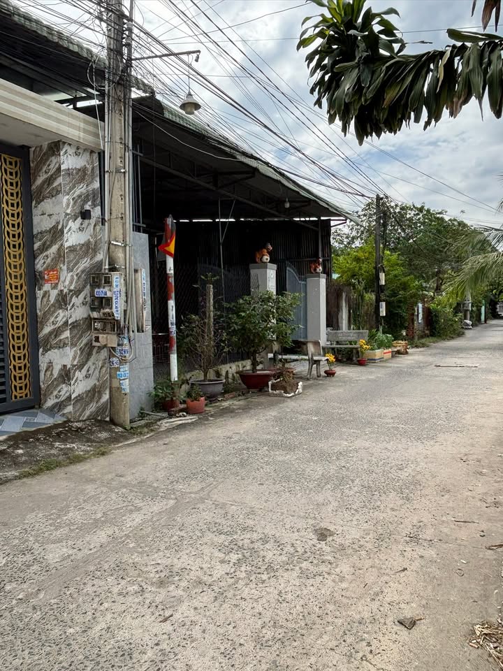 Nhà phố Hiệp Lễ - Tây Ninh 135m² giá 2 tỷ - Dọn vào ở ngay!