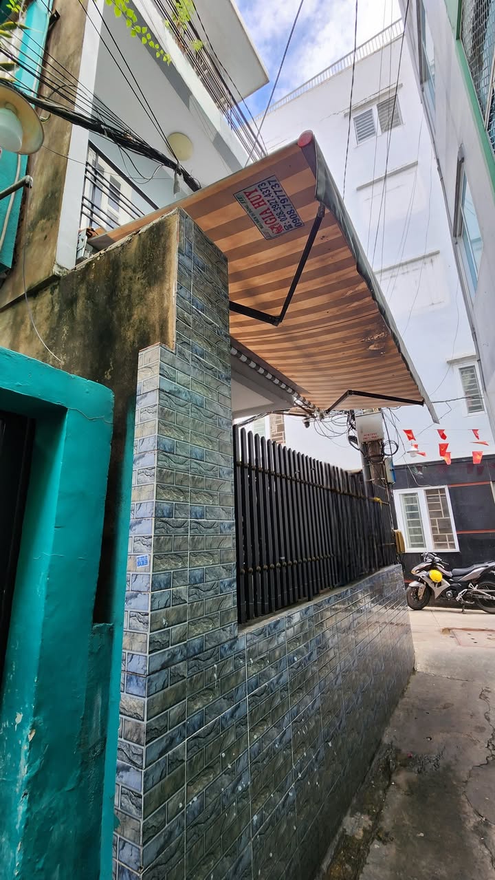 Nhà hẻm Ba Gác Hòa Hảo quận 10, 30m² giá 15 triệu - Sẵn sàng cho thuê ngay!