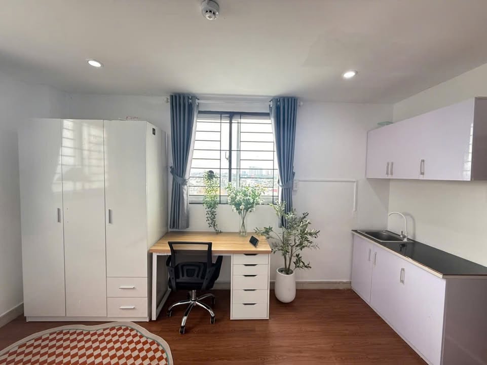 Studio cho thuê tại Đại Học Công Nghiệp Lê Lợi 30m² - Full nội thất, ban công thoáng mát!