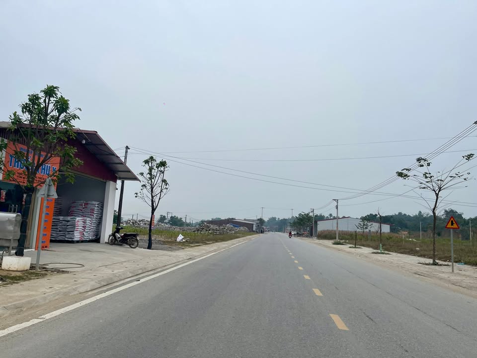 Đất nền Y Can Trấn Yên 100m² giá 1 tỷ - Vị trí kinh doanh đắc địa!