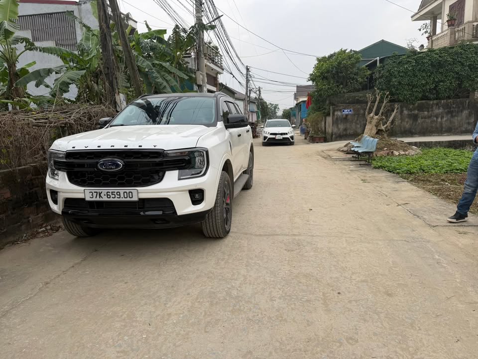 Bán lô đất mặt đường Đích, Hưng Chính, 200m² giá 3 tỷ - Vị trí đắc địa, tiện ích xung quanh đầy đủ!