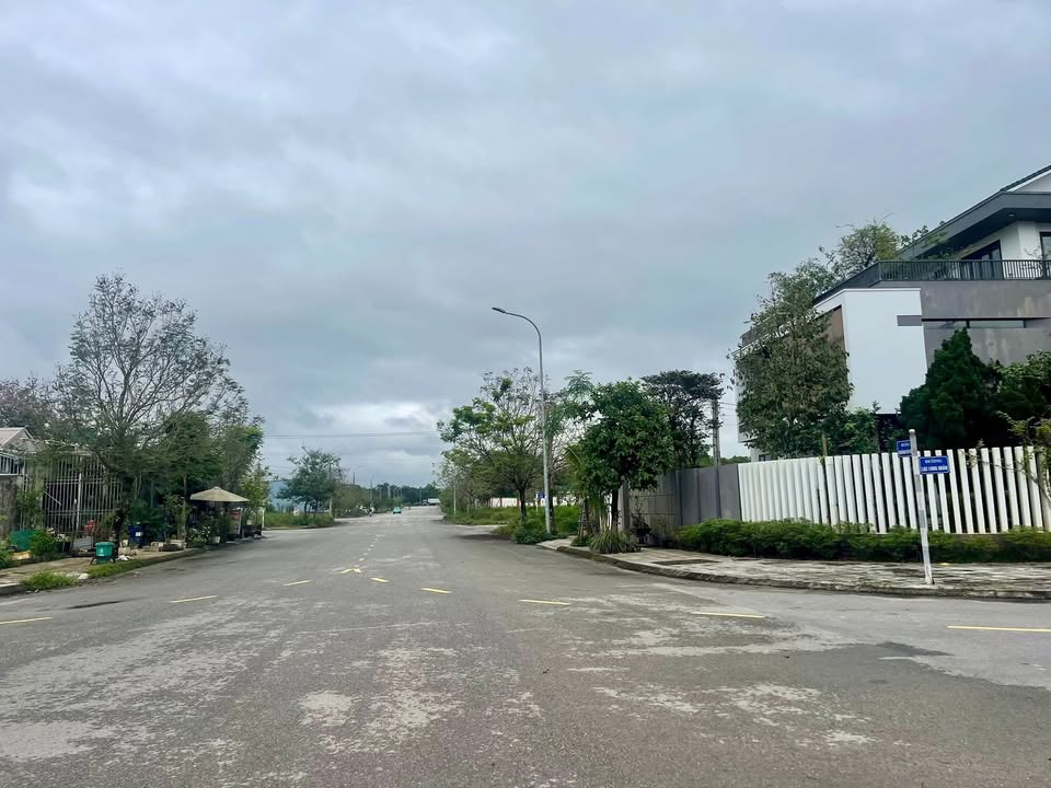 Đất nền KĐT Nam Đông Hà 229.2m² giá 2.6 tỷ - Vị trí đắc địa, giao thông thuận tiện!