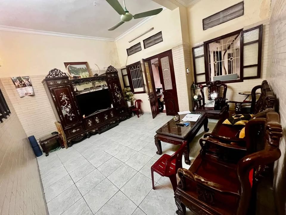 Nhà mặt phố Kim Mã Ba Đình 67m² giá 17.8 tỷ - Đầu tư sinh lời ngay!