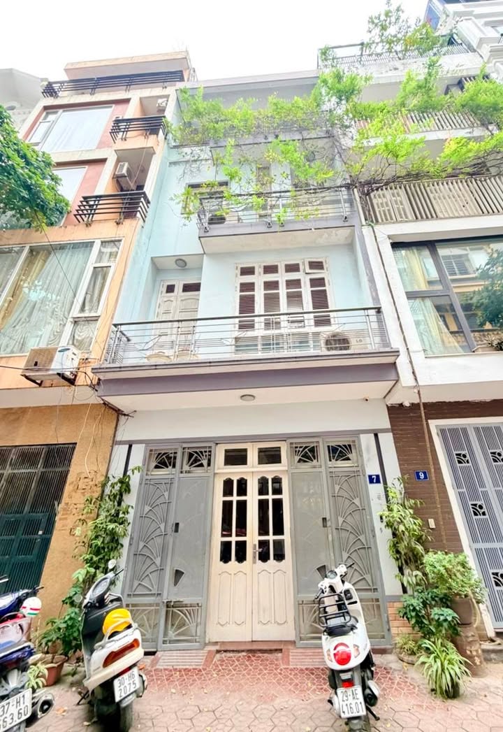 Nhà phố Mạc Thái Tổ, Cầu Giấy 65m² giá 33.9 tỷ - Kinh doanh đỉnh cao!