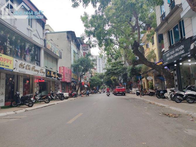 Nhà đẹp 50m² đường Tân Ấp, quận Ba Đình chỉ 11 tỷ - Gần trung tâm hành chính!