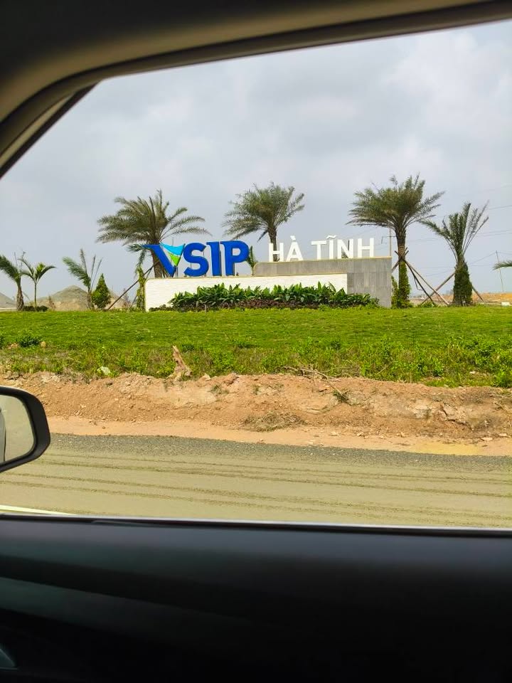 Nhà 2,5 tầng mặt đường chính Thạch Hà 180m² - Kinh doanh siêu tốt!