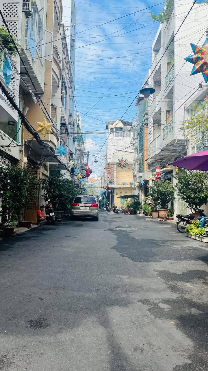 Bán gấp nhà phố Trần Quang Diệu, quận 3, giá 12 tỷ - Đầu tư sinh lời nhanh chóng!