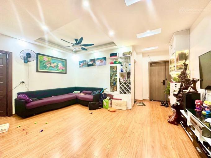 Chung cư 151 Nguyễn Đức Cảnh 70m² giá 5.7 tỷ - Sổ đỏ chính chủ, đầy đủ tiện ích!