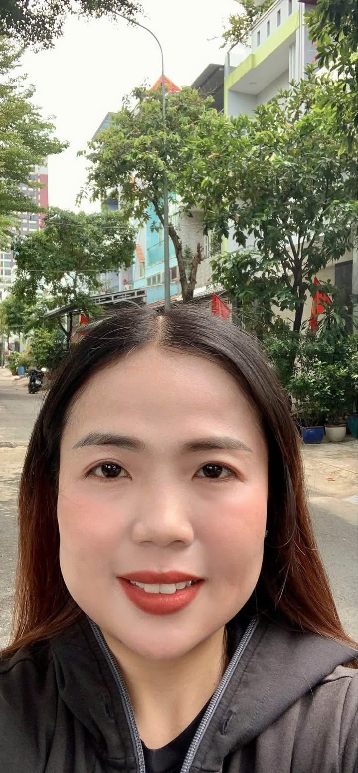 Nhà mặt tiền đường số Phú Mỹ, Quận 7, 90m² giá 11 tỷ - Sổ hồng chính chủ!